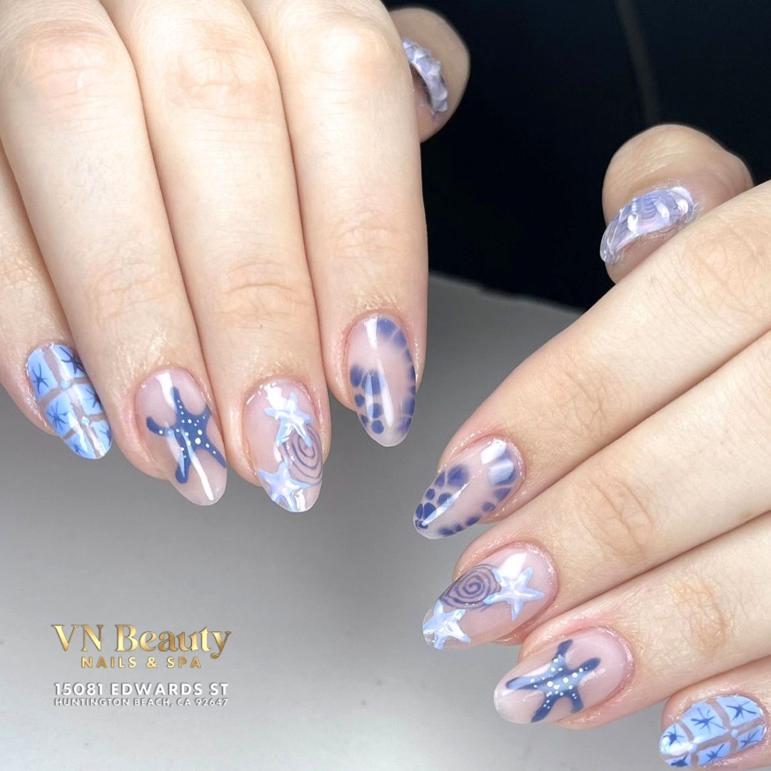 Trending July Nail Ideas